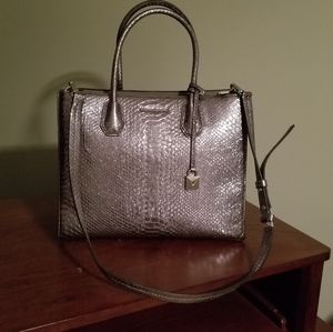 Michaek kors pocketbook